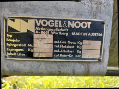 Bild 3:Güllefass Vogel & Noot