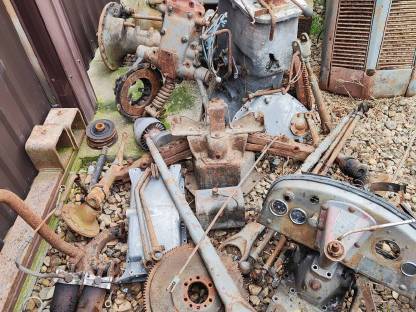 Bild 5:Massey Ferguson Teile