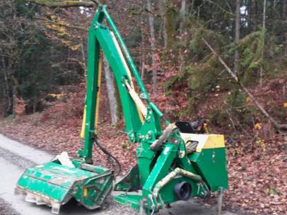 Bild 4:Böschungsmäher/Seitenmulcher Spearhead