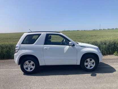 Suzuki Vitara 2011 215000km neues Gutachten 8500€