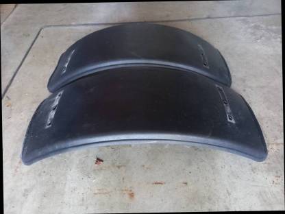 Bild 2:Kunststoffkotflügel vorne Steyr 8130
