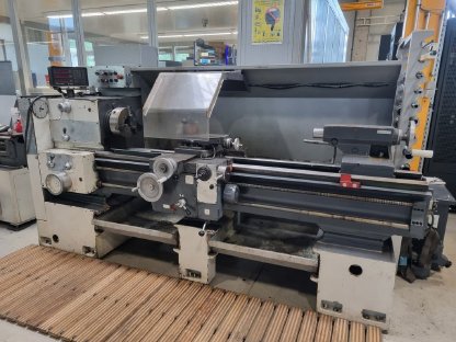 Drehbank VOEST W490/1500 zu verkaufen