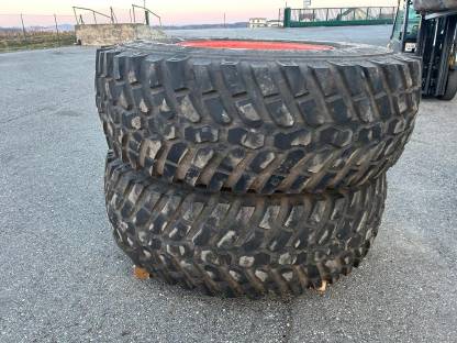 Bild 2:650/85 R38 Kommunalreifen