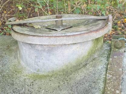 Bild 4:Wasserfass, Wasserbecken, mit Räder, kein Güllefass