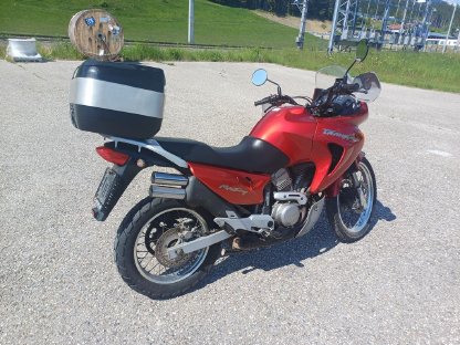 Bild 2:Honda Transalp 650