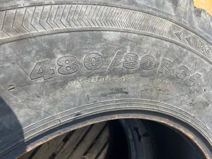 Bild 2:Reifen Nokian 480/80R-34 400/80R-24