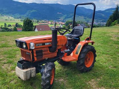 Kubota B7200