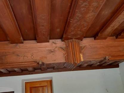 Alte Holzdecke abzugeben