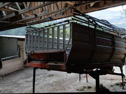 Verkaufe Reform 600 SL Ladewagen und Miststreuer