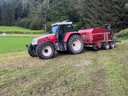 Bild 2:Rundballenpresse