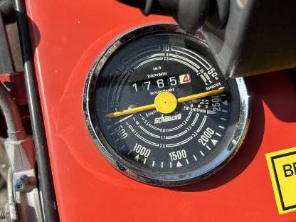 Bild 4:Schanzlin Gigant 300 B, seltener Weinbautraktor