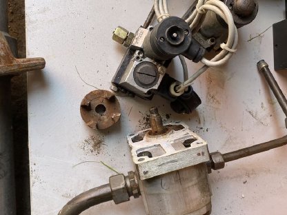 Bild 7:Hydraulikteile