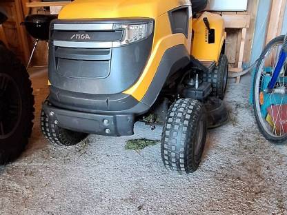 Stiga Rasenmähertraktor Estate 5102 H