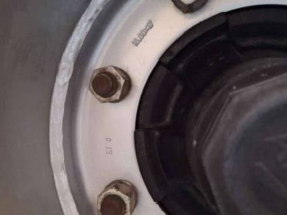 Bild 2:Kompletträder 480/45 R 17