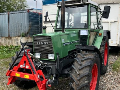 Fendt 305 LSA – Kraftvoll, mit Druckluft & Fronthydraulik
