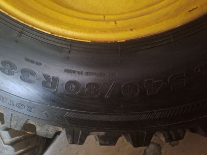 Bild 3:Kommunalräder John Deere 6000 und 7000