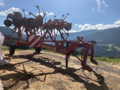 Bild 3:Kreiselheuer 9 m Lely Lotus 900 S