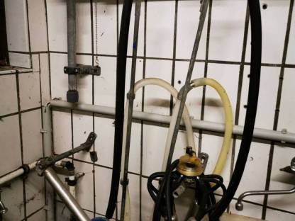 Bild 3:Rohrmelkanlage