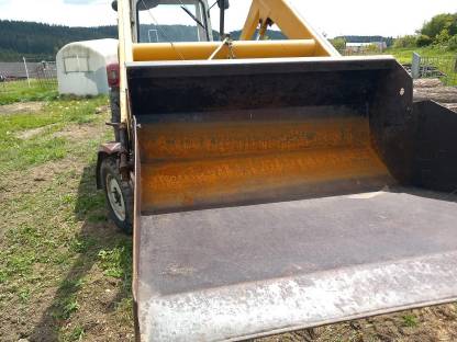 Bild 3:Traktor Steyr 540 mit Frontlader