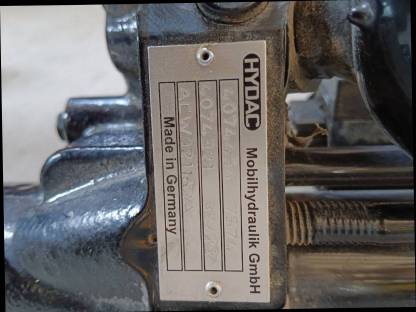 Bild 2:Kabinenfederungszylinder Massey Ferguson