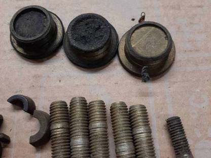 Bild 2:Restteile Motor überwiegend Deutz