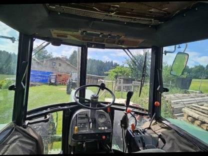 Bild 5:John Deere 3040 mit Schneepflug