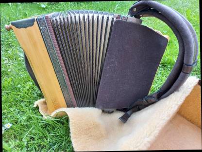 Bild 4:Steirische Harmonika Parz