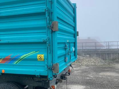 Bild 2:Mengele Tandemkipper Dreiseiten-Kipper Silierkipper