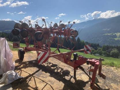 Bild 2:Kreiselheuer 9 m Lely Lotus 900 S