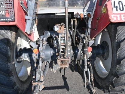 Bild 6:Steyr 8065 A mit Frontlader Hydrac FL EK 1200P