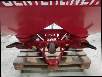 Bild 3:Lely Düngerstreuer Superlarge