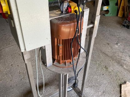Bild 3:Spaltenmixer aus Edelstahl, 7,5 kW, 10 PS Motor