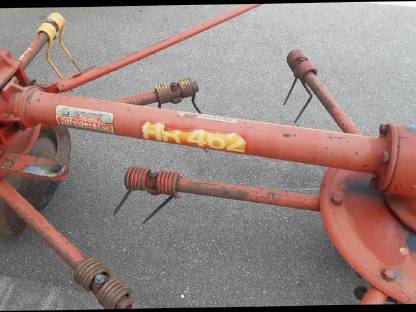 Bild 9:Kreiselheuer Zetter Heuwender Niemeyer HR 462