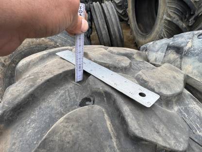 Bild 7:Reifen 405/70R20 Dunlop SP T9 für Dumper Radlader