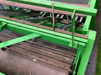 Bild 2:Bandpflanzmaschine