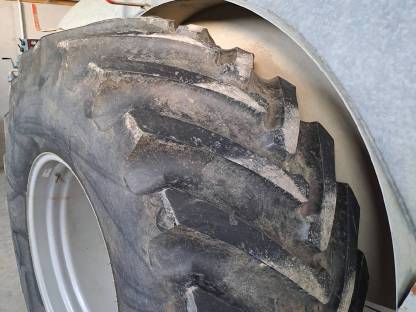 Bild 3:Verkaufe BKT 800/65R32 30.5L-32 Reifen