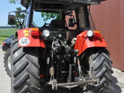 Bild 2:Steyr 9090 M mit Hauer Frontlader