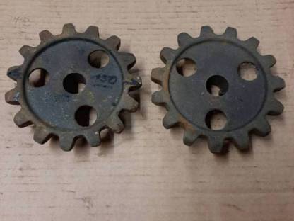 2 Zahnräder, müssten von Hassia sein
