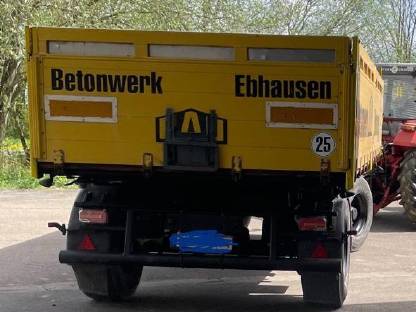 Bild 5:Dreiseiten-Kipper 18 t luftgefedert Drehschemel