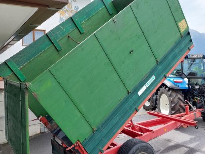 Bild 3:Einachs-Dreiseitenkipper von Pühringer 3,55 x 1,90