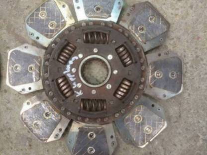 Bild 3:Defekte Kupplung und Scheibe Deutz Agrostar 4.78