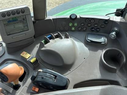 Bild 8:John Deere 6530 Traktor