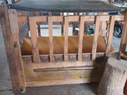 Bild 2:Futtertisch Futterraufe Schafe Ziegen