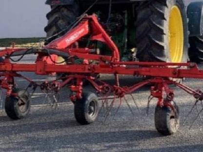 Bild 8:Fella TH 660D Hydro 6-fach Zetter Kreiselheuer