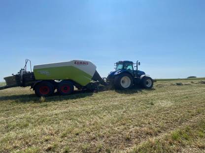 Bild 2:Presse Stroh Heu Claas Quadrant