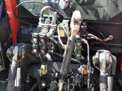 Bild 3:Steyr 9090 M mit Hauer Frontlader