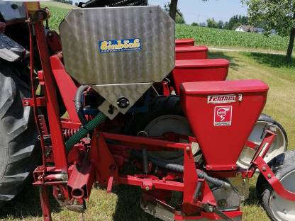 Bild 2:Einzelkorn-Sähmaschine SP 520