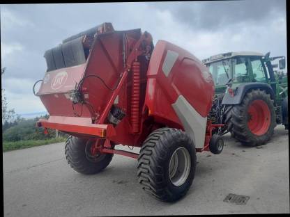 Bild 2:Rundballenpresse Lely RP 445