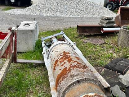 Bild 2:Schauer Mistpresso