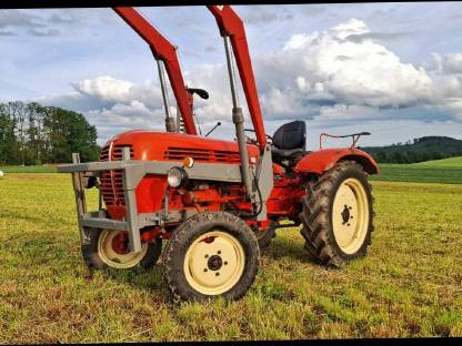 Bild 8:Steyr 188 Traktor mit Frontlader